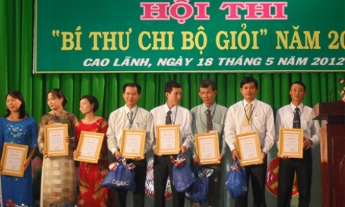 Tổ chức Hội thi “Bí thư chi bộ giỏi” năm 2012